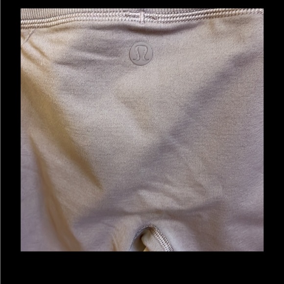 Lululemon 25” Ebb To Street running tight. Size 4. Like new condition. - Picture 8 of 8